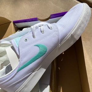 Nike SB Zoom Janoski Canvas Shoe